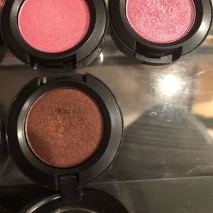MAC Glamour Check Eyeshadow